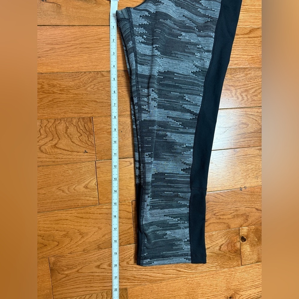 Brooks Spark Capri Leggings - Picture 3 of 4